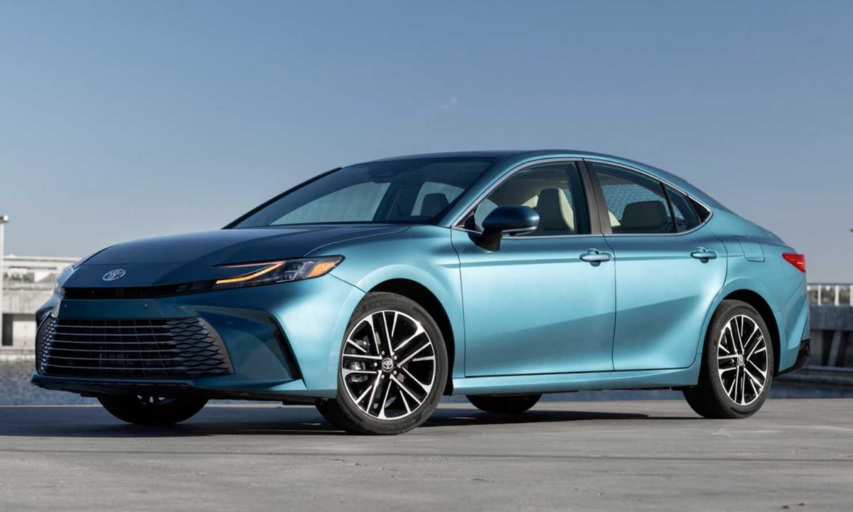Toyota Camry 2025